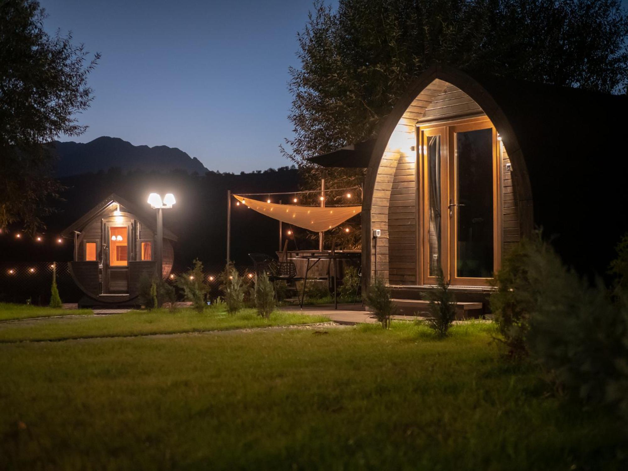 Glamp In Style Pods Resort บราน ภายนอก รูปภาพ