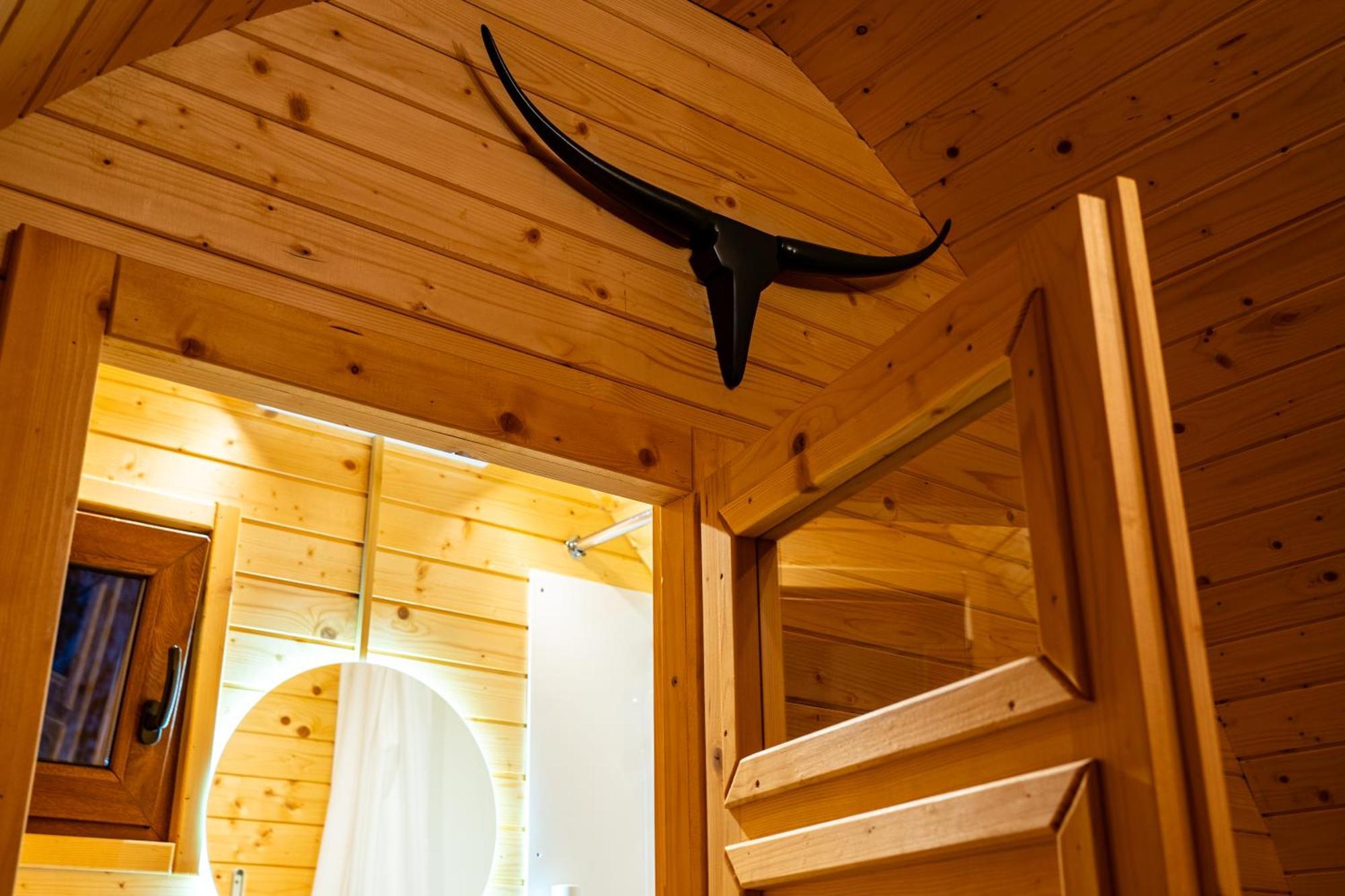 Glamp In Style Pods Resort บราน ภายนอก รูปภาพ