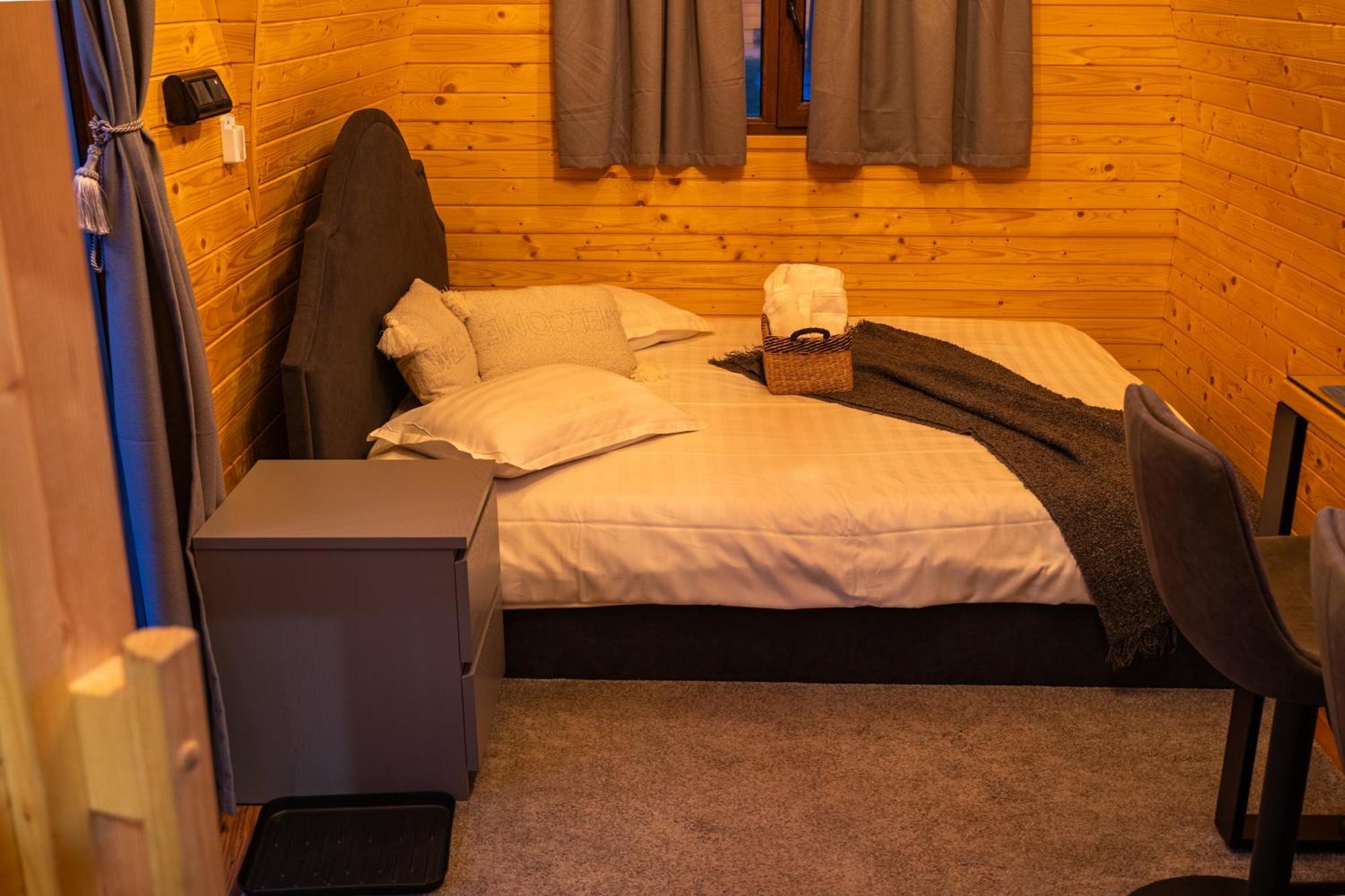 Glamp In Style Pods Resort บราน ภายนอก รูปภาพ
