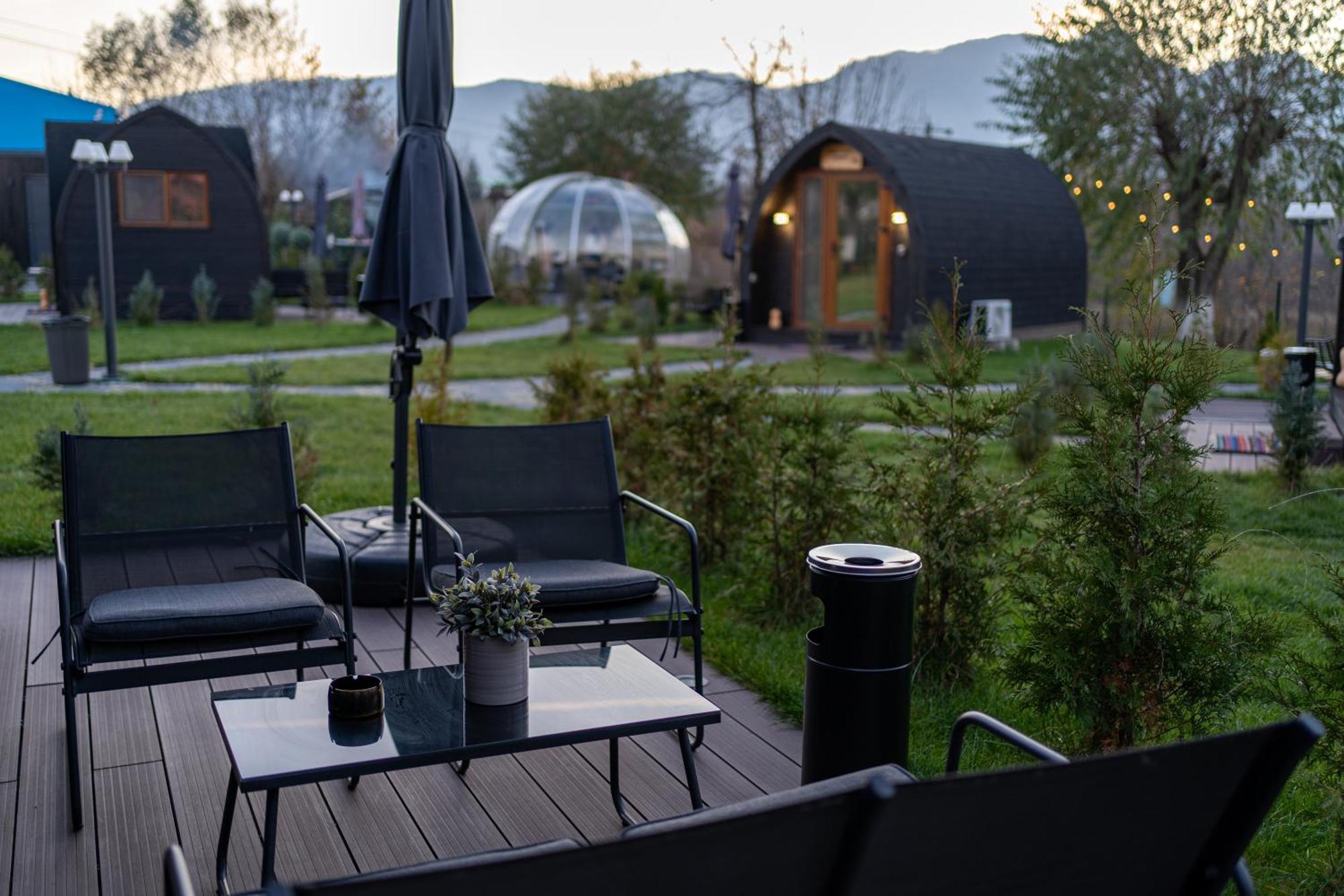 Glamp In Style Pods Resort บราน ภายนอก รูปภาพ