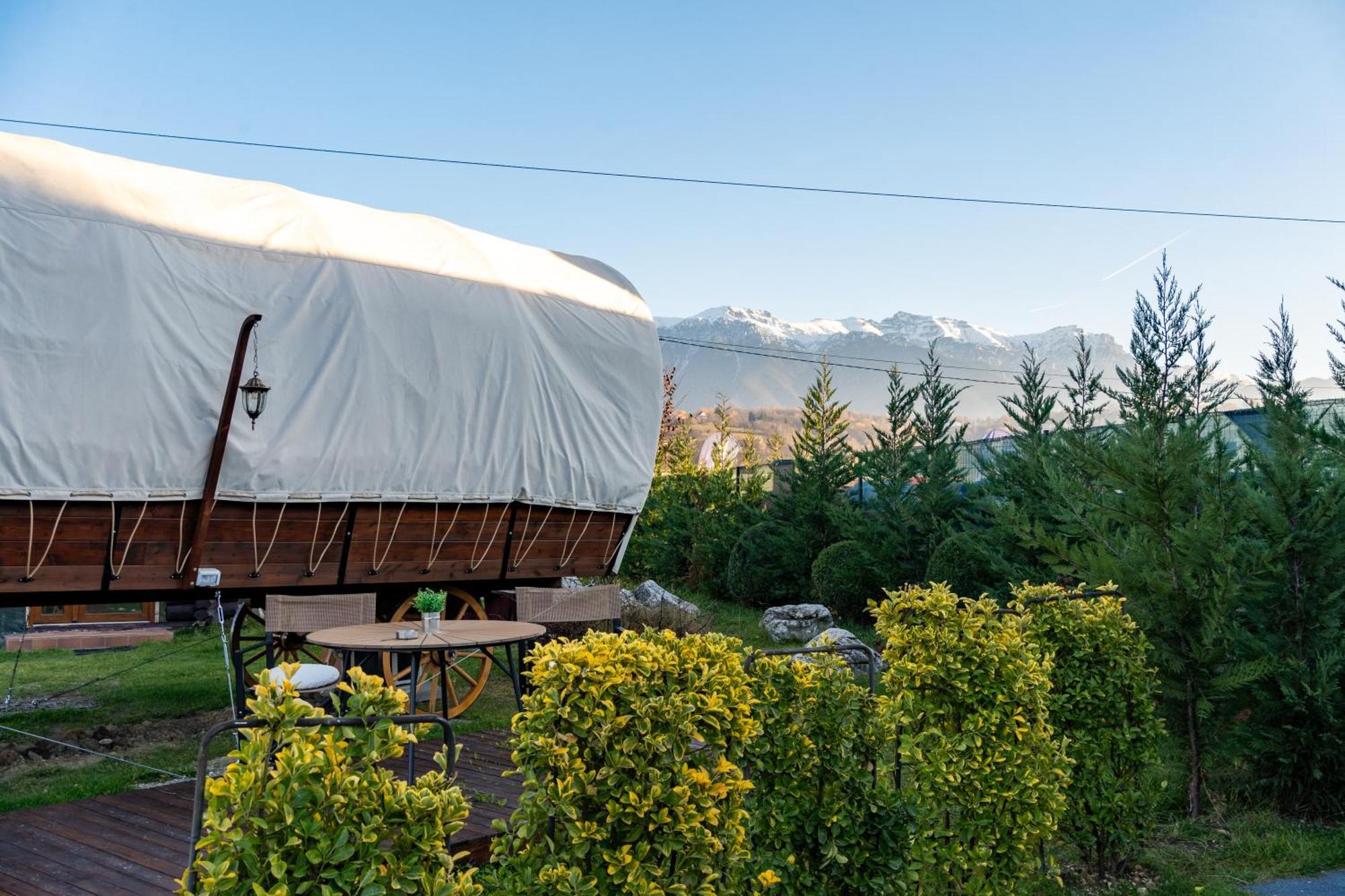 Glamp In Style Pods Resort บราน ภายนอก รูปภาพ