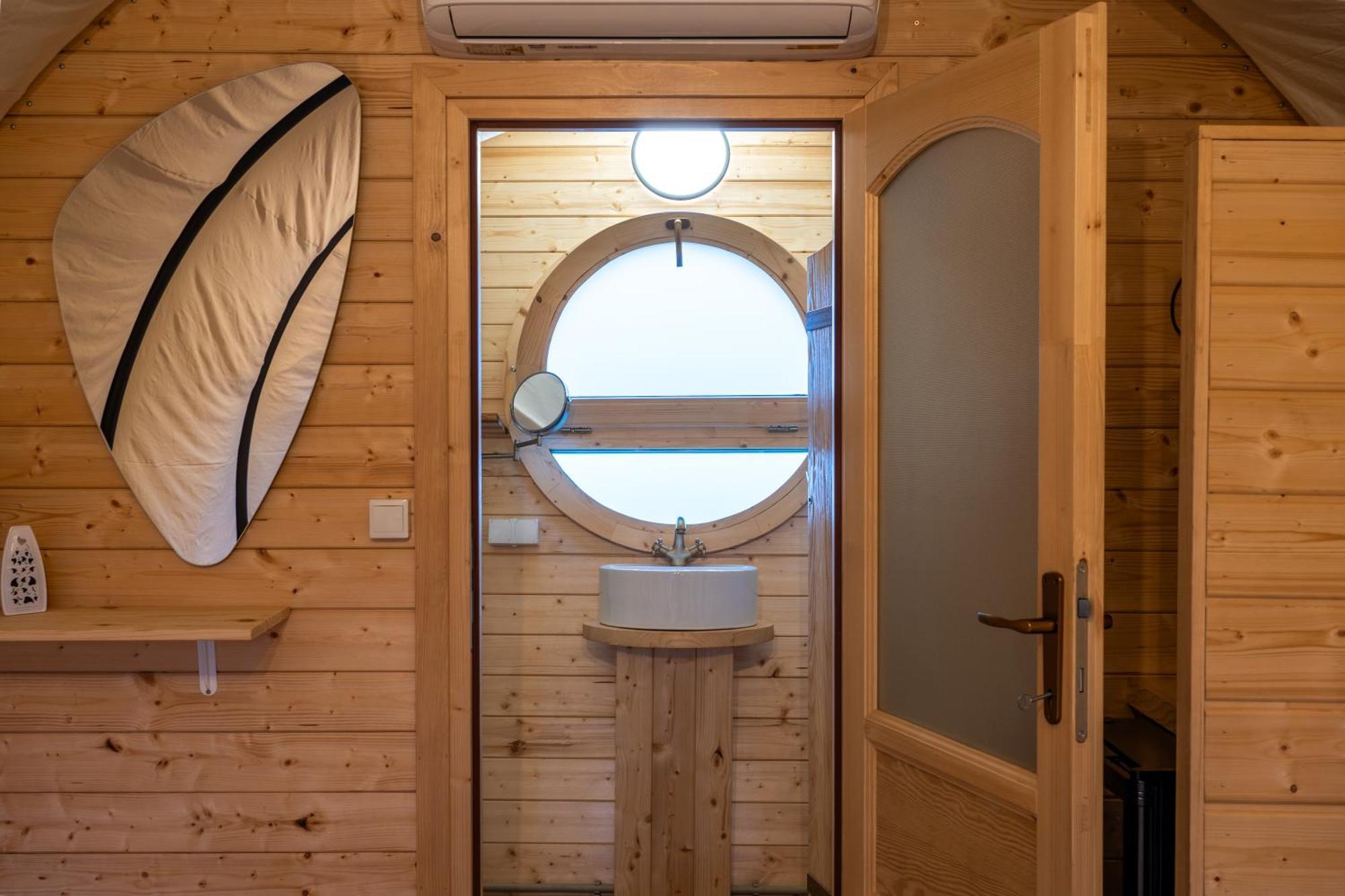 Glamp In Style Pods Resort บราน ภายนอก รูปภาพ